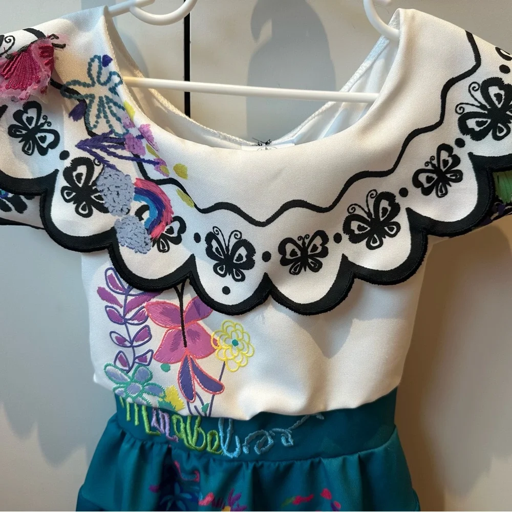 Disney Mirabel costume - Picture 2 of 5